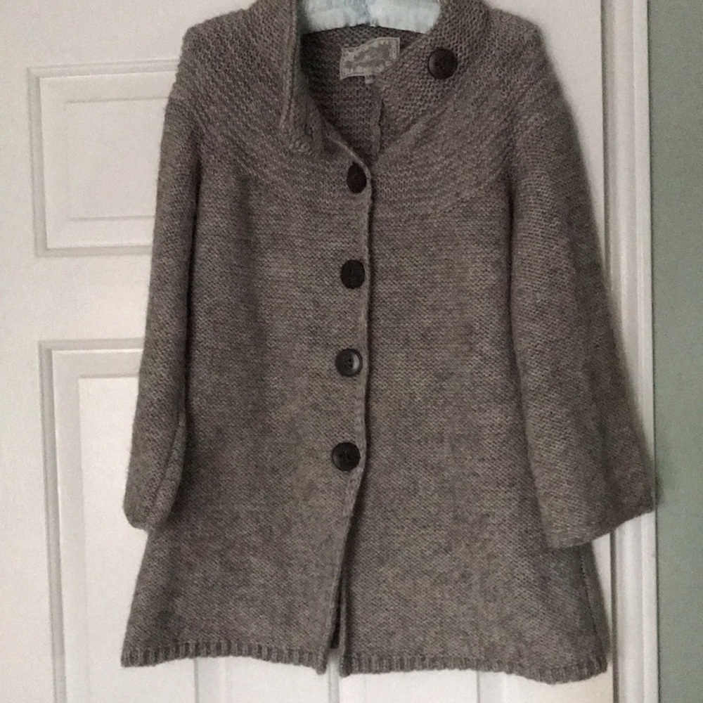 🌺Size S sweater/cardigan. Very good condition. 70%acrylic 30%alpaca wool